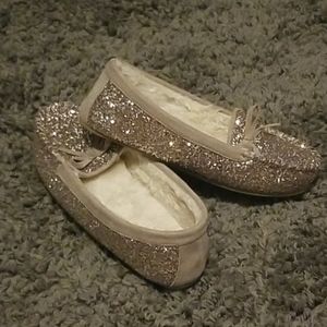 Gold Sparkle Old Navy fur lined size 8 shoes